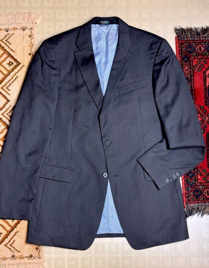 Tommy Hilfiger [L] - Image 1