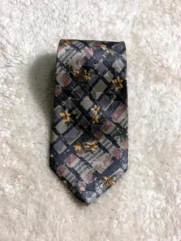 VALENTINO [3.5]