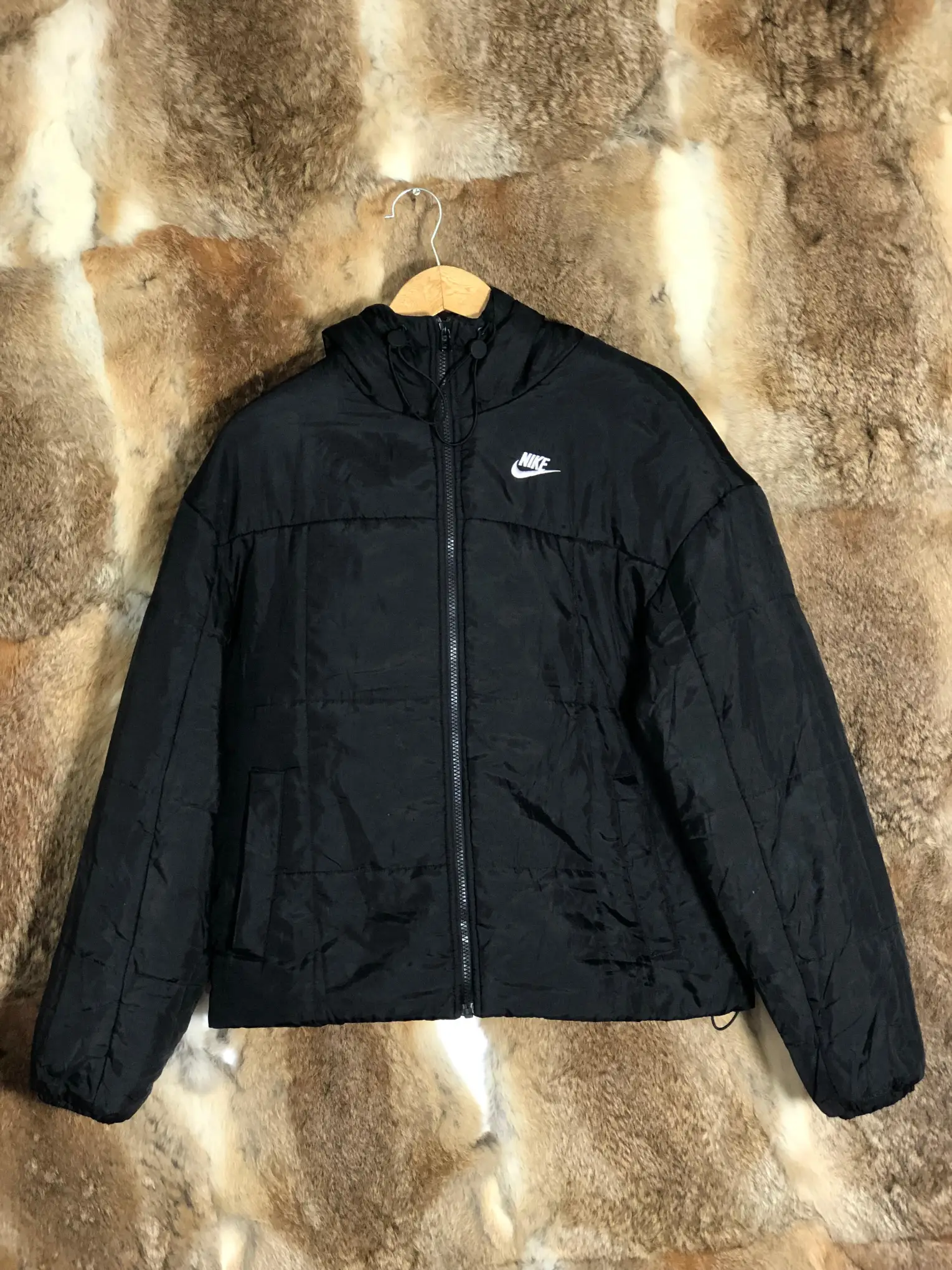 8 (2) Nike - Image 1